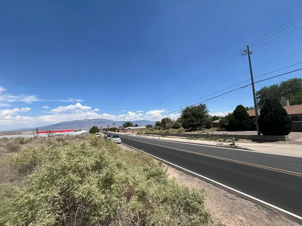 1744 Abrazo Rd NE, Rio Rancho, NM 87124