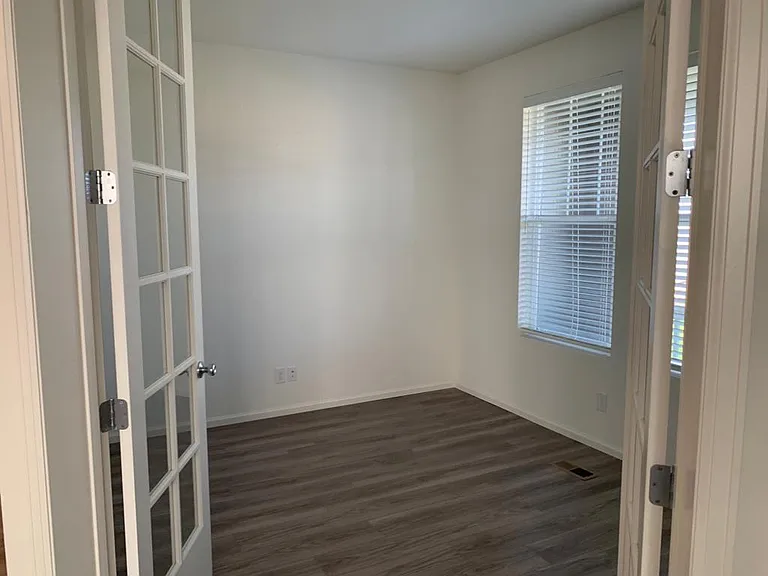 1089 Anker Dr — Photo 6