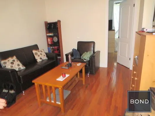 Rented by Bond New York | media 3