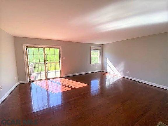 4th image of 658 Oakwood Ave APT D