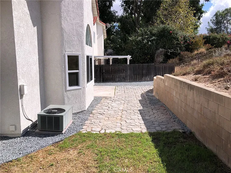 23247 Canyon Pines Pl — Photo 30