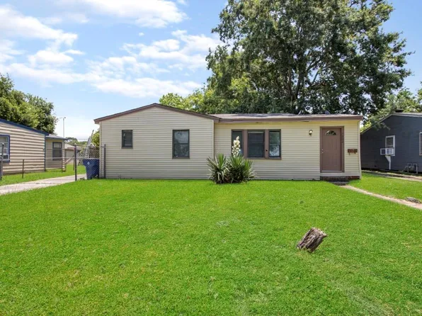 1202 13th St N, Texas City, TX 77590