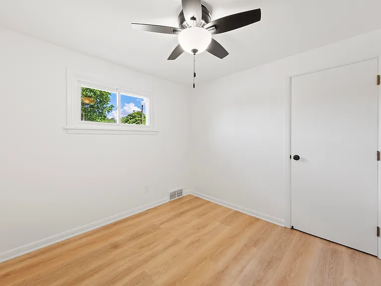 Valley View Dr — Photo 15
