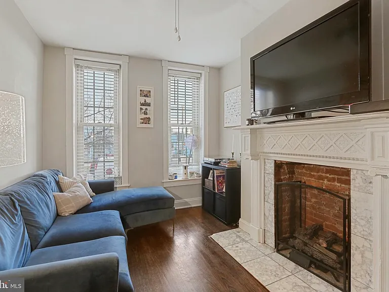 675 E Clement St — Photo 6