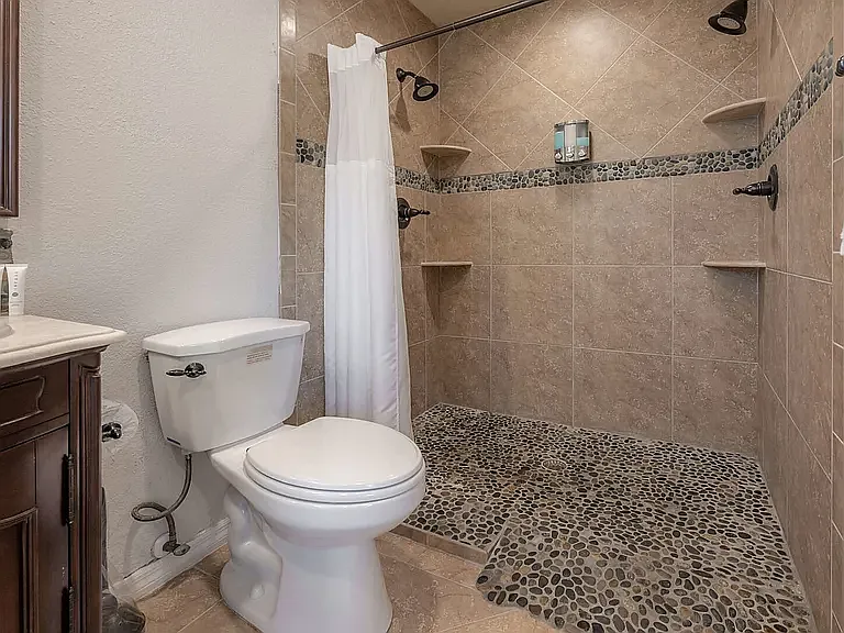 4301 N Albany Ave — Photo 45