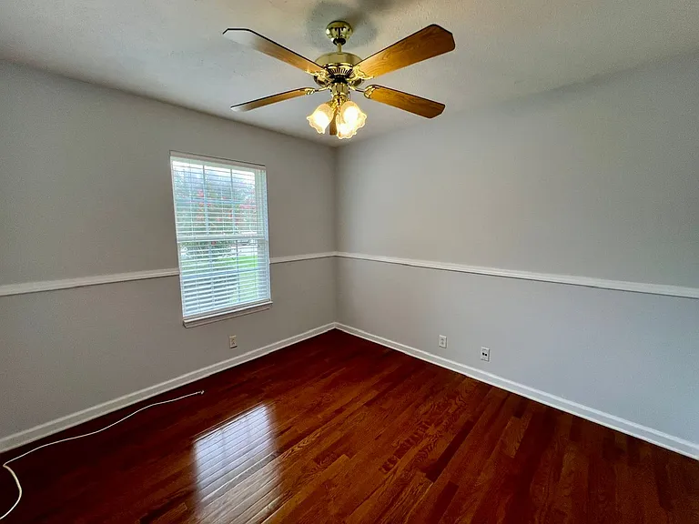 2720 Roscommon Dr — Photo 11