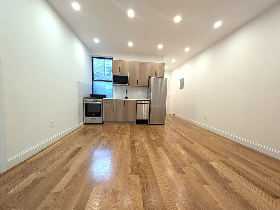 120 Sullivan St #4E