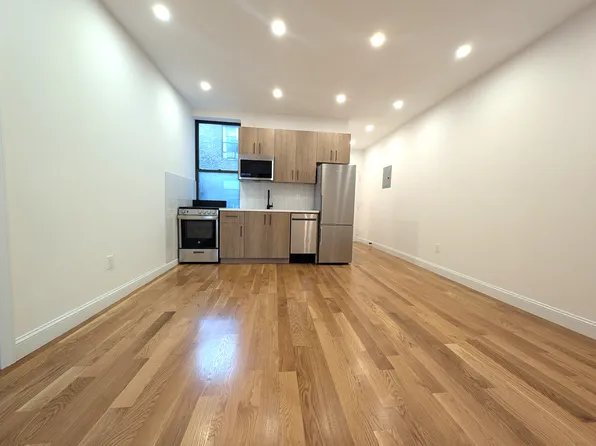 120 Sullivan St APT 4E, New York, NY 10012