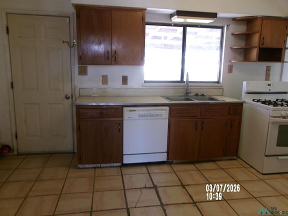 5th image of 1504 S Washington Ave
