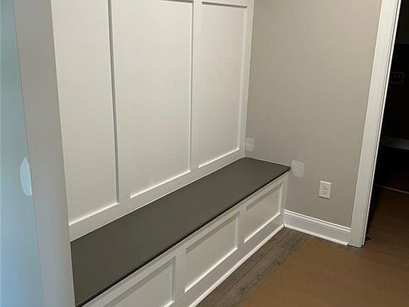 5th image of 60 Barnwood Pointe