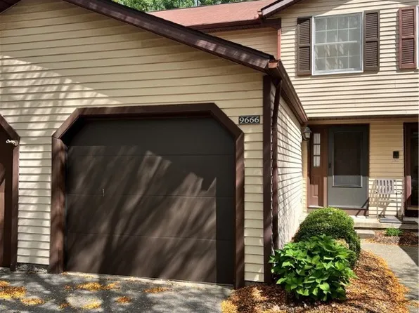 9666 E Idlewood Dr, Twinsburg, OH 44087