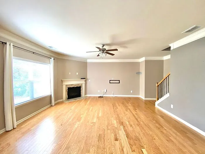 302 Montgomery Way — Photo 14