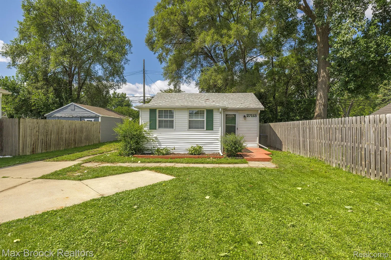 27113 Brush St photo 1