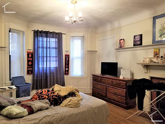 4th image of 48 Babcock St #202