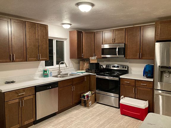 5th image of 283 Cherry Hill Dr