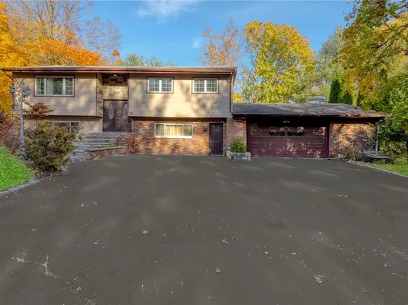 25 Feller Court, Suffern, NY 10901