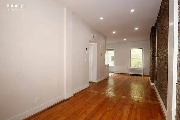 Rented by Sotheby's International Realty | media 12