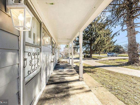 4th image of 4814 Ridge Rd