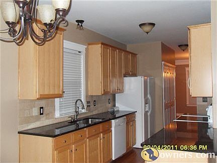 3rd image of 8501 Lindholm Dr