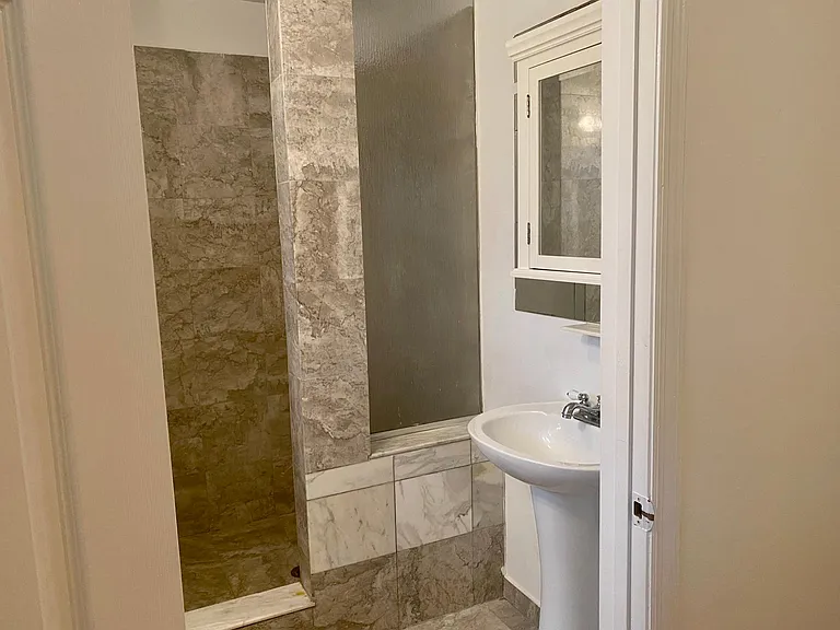 720 7th St N — Photo 37