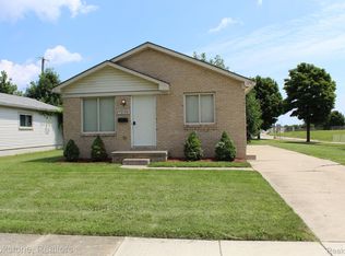 27050 Collingwood St, Roseville, MI 48066