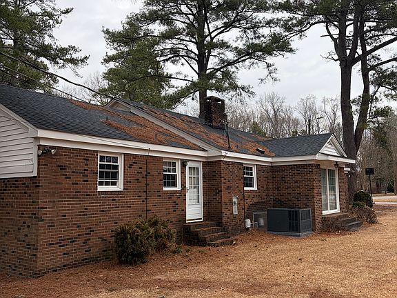 2nd image of 94 Parkwood Cir