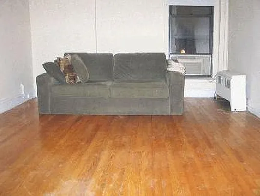 Rented by 4 Points Properties | media 2