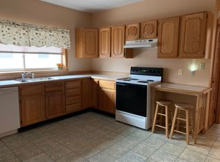 14 Bourne St APT 1, Worcester, MA 01606