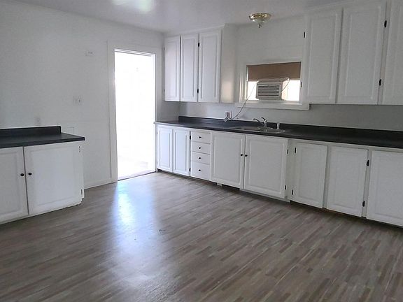 3rd image of 3008 Court St
