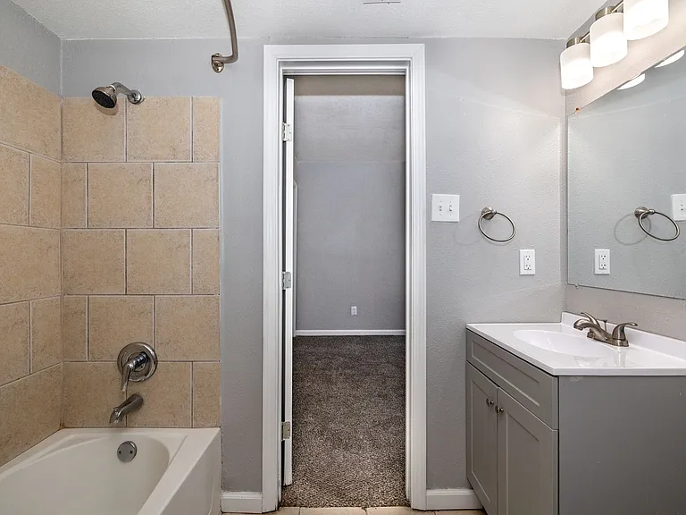 Cimarron Apartments — Photo 133