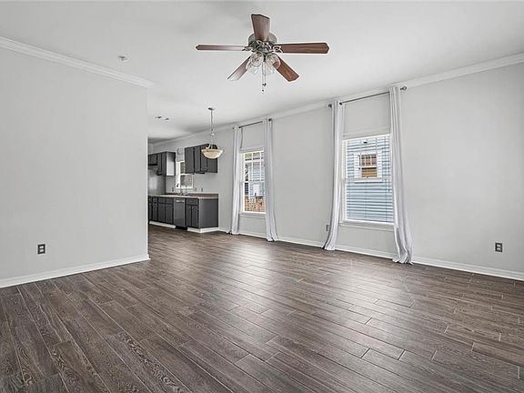 3rd image of 121 Macy Pl