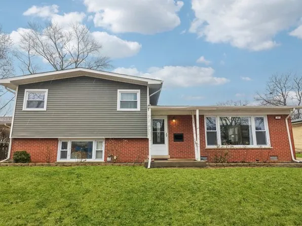 447 N Roberts Dr, Glenwood, IL 60425