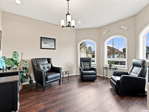 4th image of 418 Bourgonje COURT