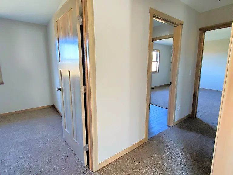 685 Heritage Ln — Photo 17