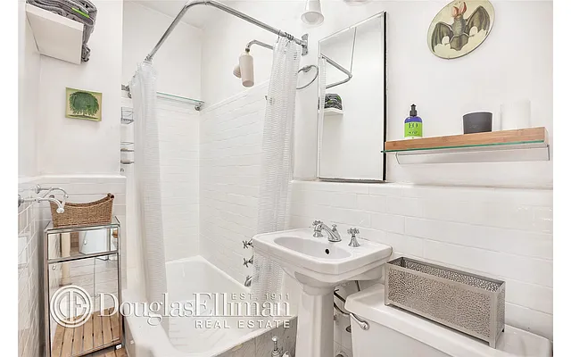 Sold by Douglas Elliman | media 17