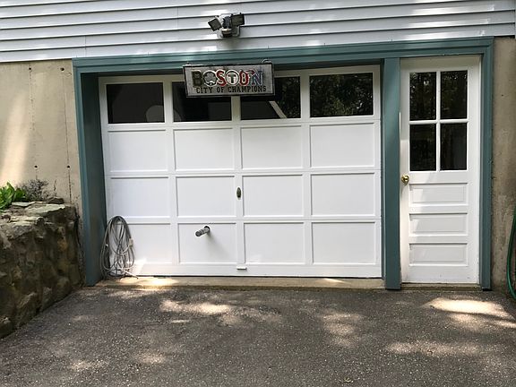 Garage under/workshop