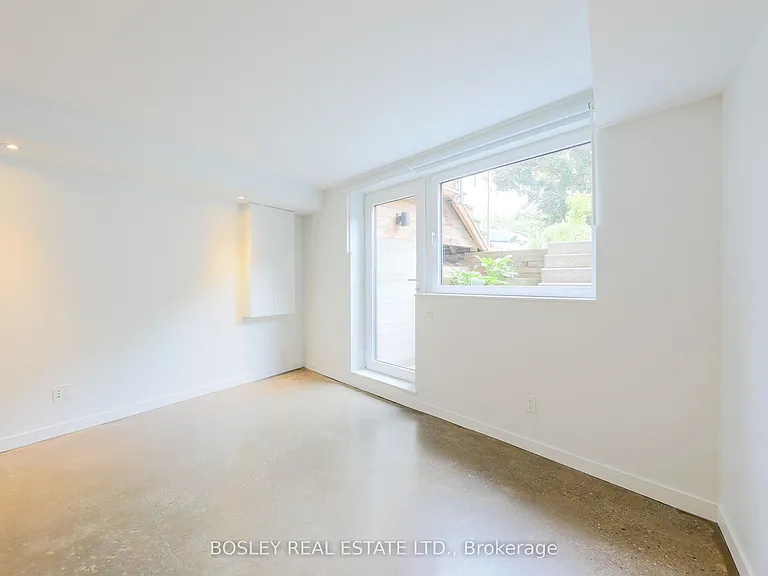63 Dagmar Ave #LOWER — Photo 5