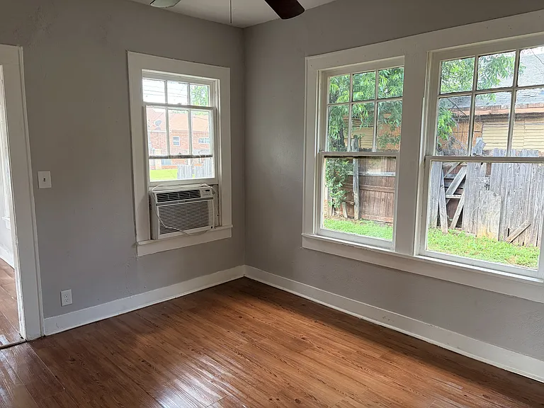 2206 Avenue E — Photo 6