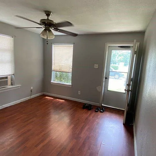 3204 Napoleon St — Photo 2