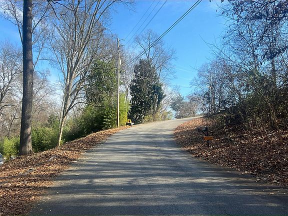 4th image of 304 Wardley Rd