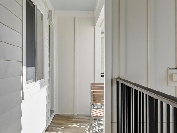 5th image of 267 Alexandra Rd #12