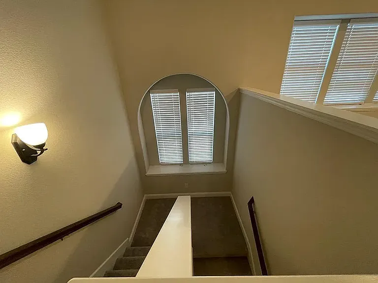 2306 Ranchwood Dr — Photo 3