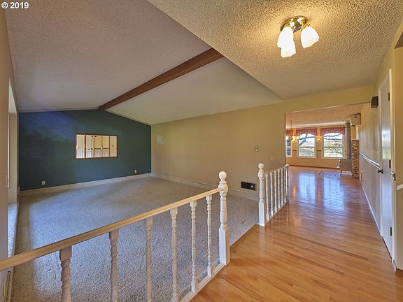 3rd image of 17522 NE 72nd Ave