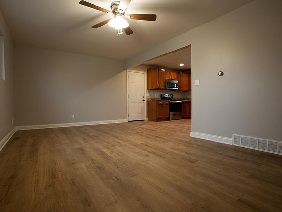 3rd image of 408 Kerry St