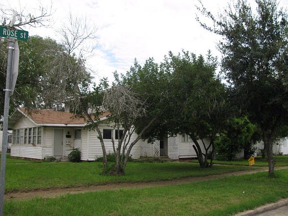 5th image of 821 N Reagan St