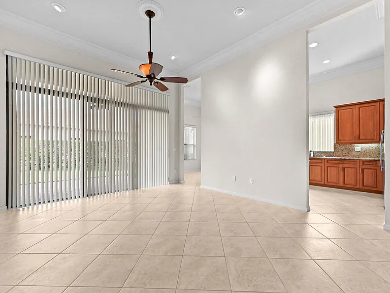 6823 Fabiano Cir — Photo 18