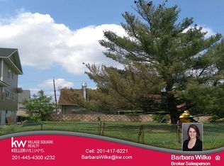 4 Molinari St, Moonachie, NJ 07074