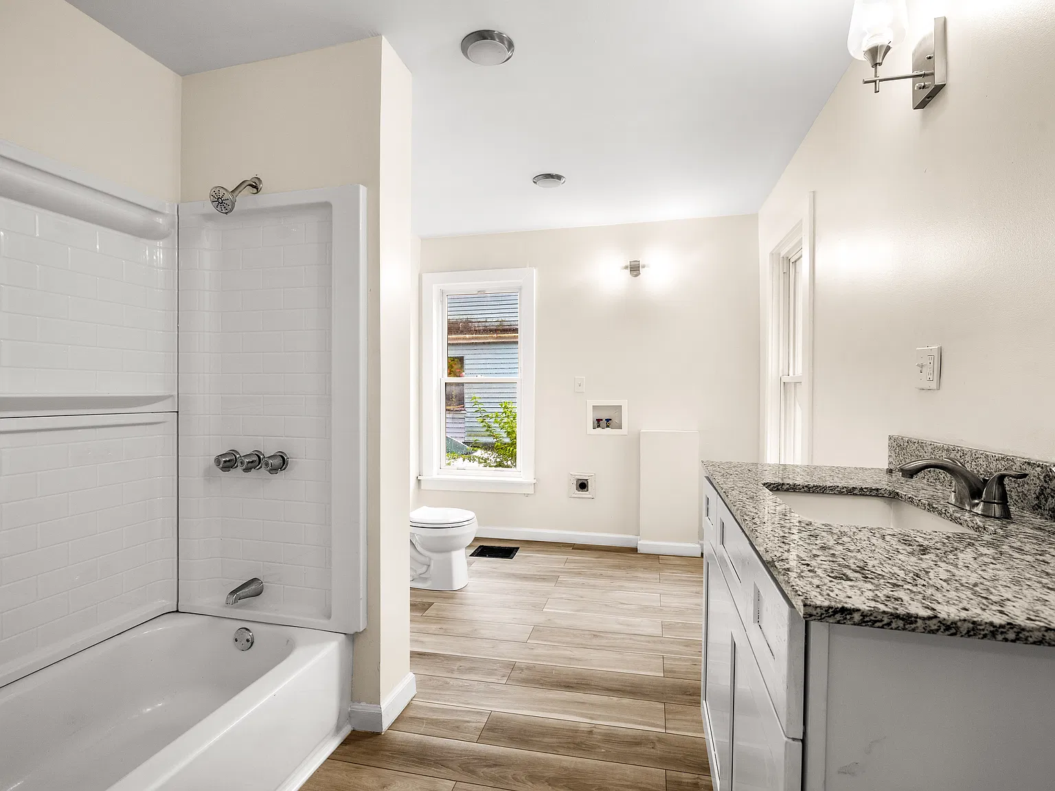 3 bed, 1.5 bath, 1740 sqft, $2,000 — Photo 4