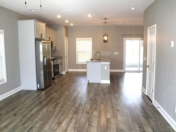3rd image of 880 Curlew Cir