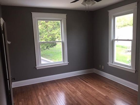 BACK BEDROOM